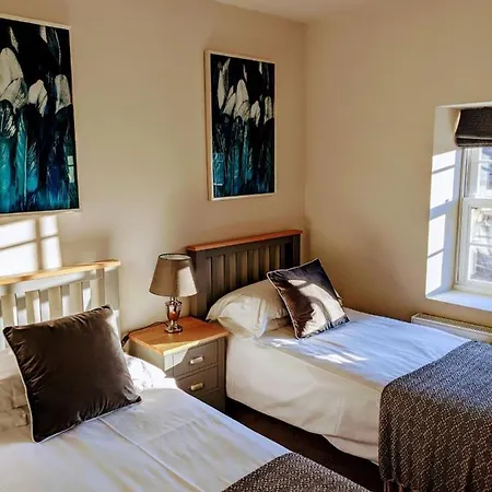 The Saddle * Middleham